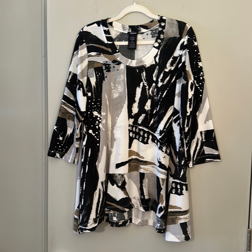 Premise womens XL top.